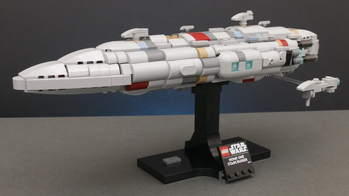 LEGO Star Wars 75405 Home One Starcruiser review