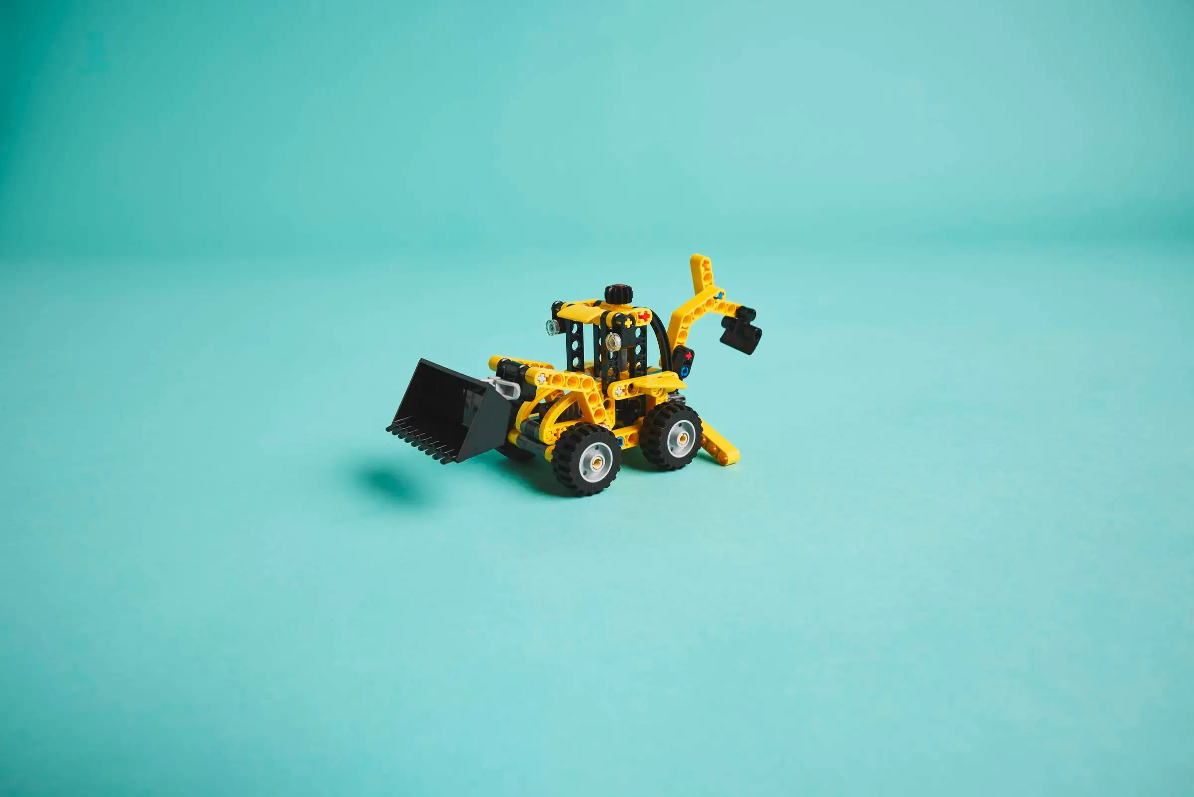 LEGO Technic 42197 Backhoe Loader 11