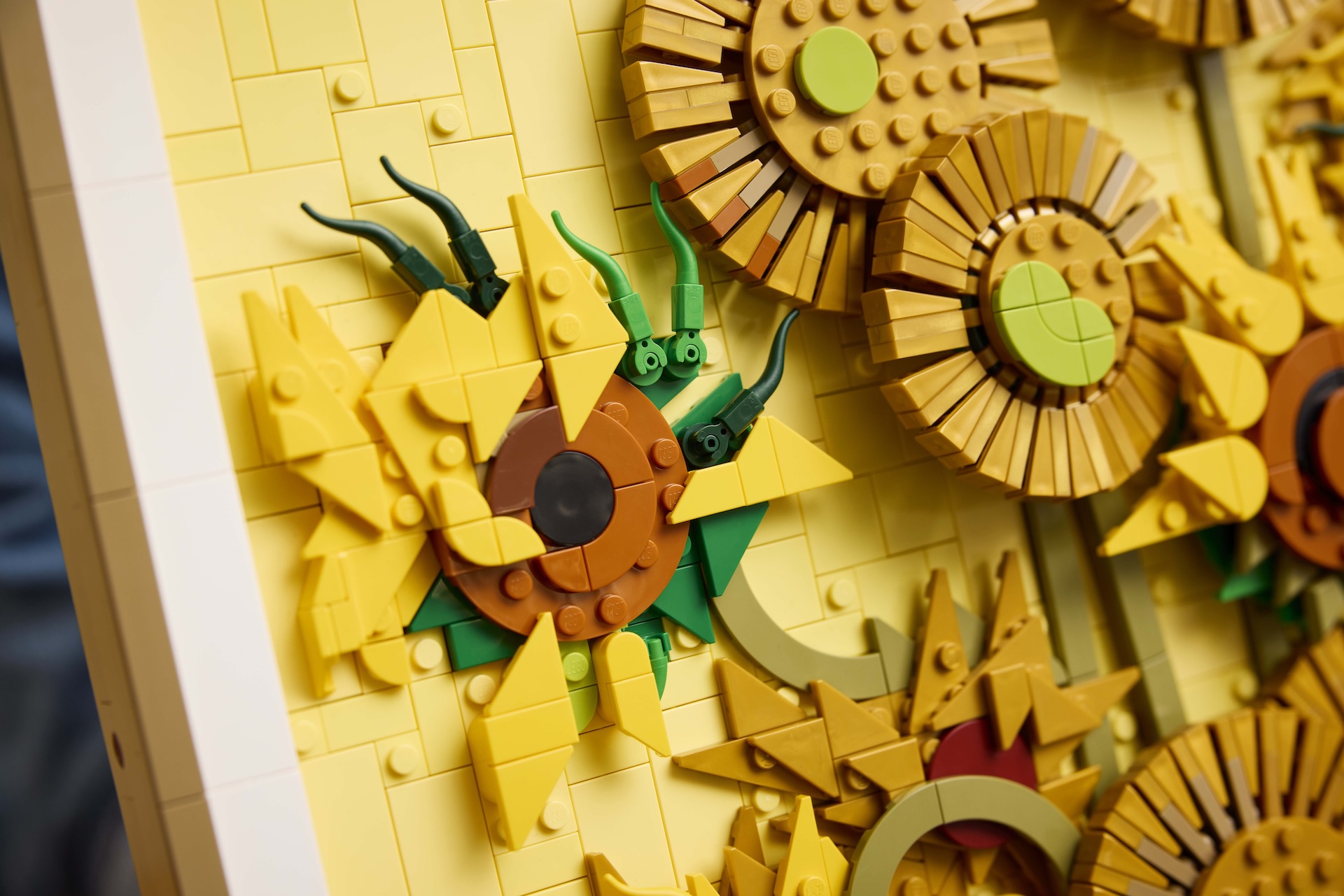LEGO Art 31215 Vincent van Gogh – Sunflowers revealed