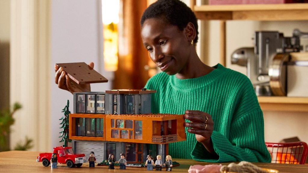 LEGO Ideas 21354 Twilight The Cullen House lifestyle 4 featured 1024x576