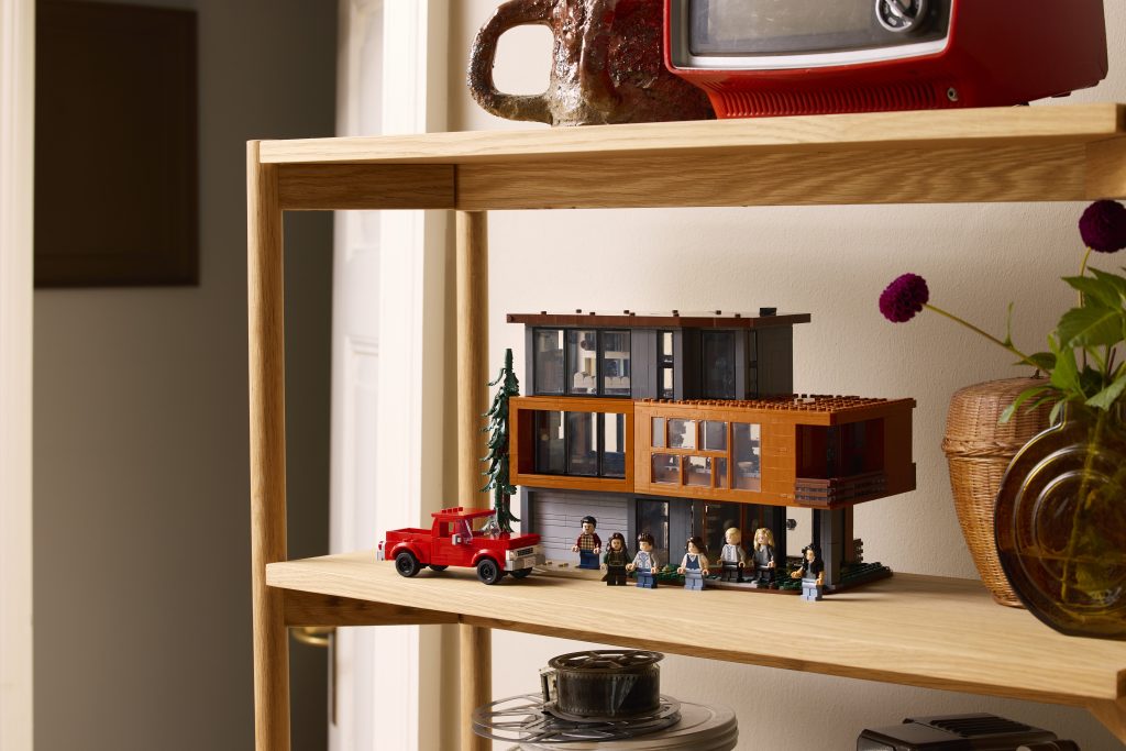 LEGO Ideas 21354 twilight cullen house lifestyle 7 1024x683