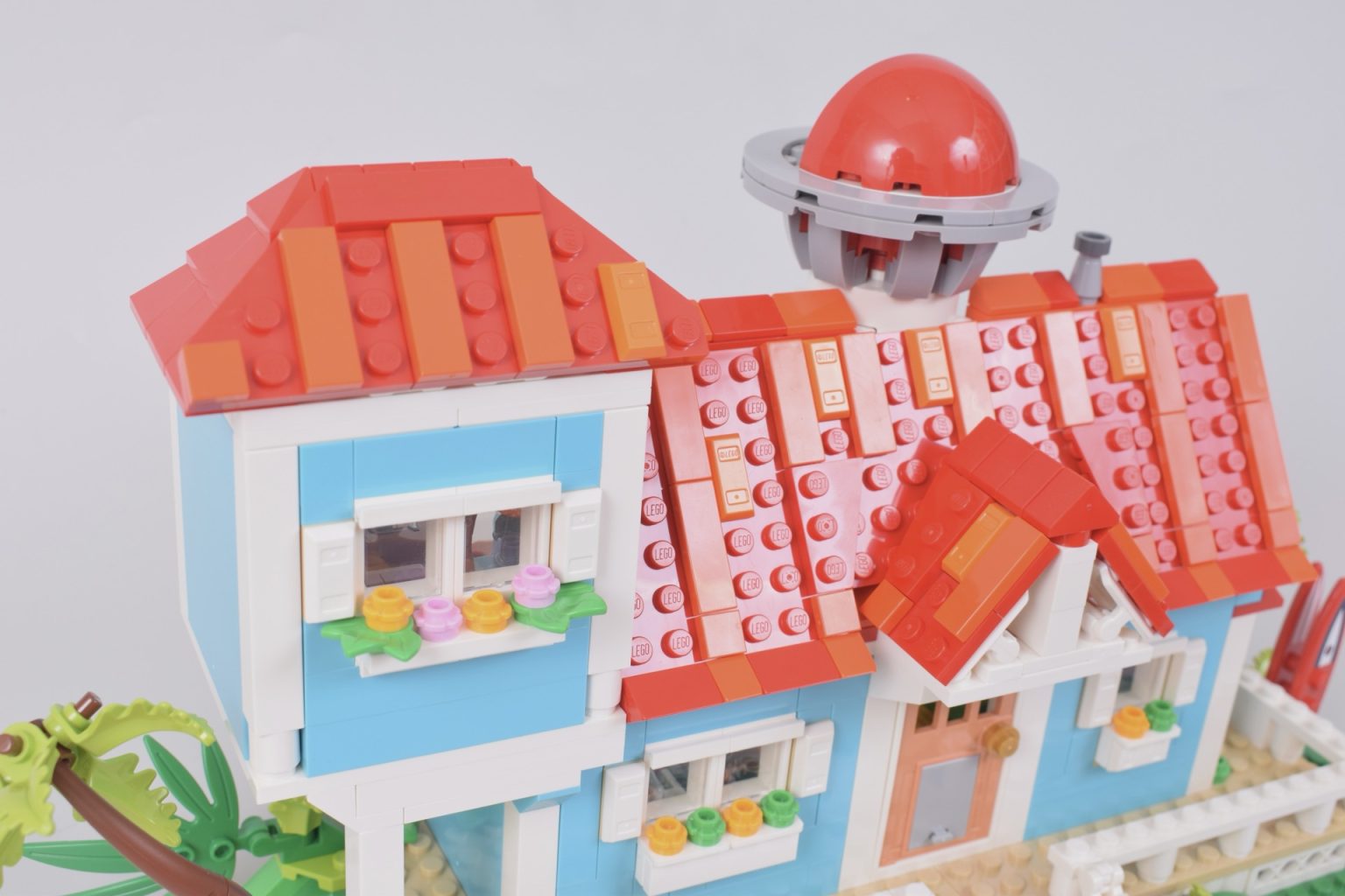 LEGO Disney 43268 Lilo and Stitch Beach House review