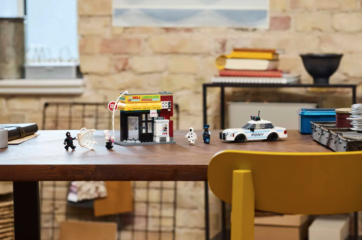 LEGO Marvel 76311 Spider-Verse Miles Morales vs