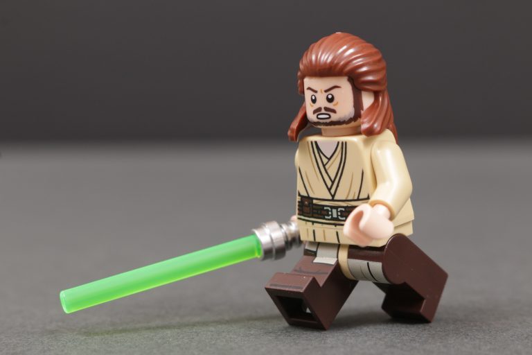 LEGO Star Wars Qui-Gon Jinn Minifigure Jedi Dark Brown Beard 75383 sw1334b