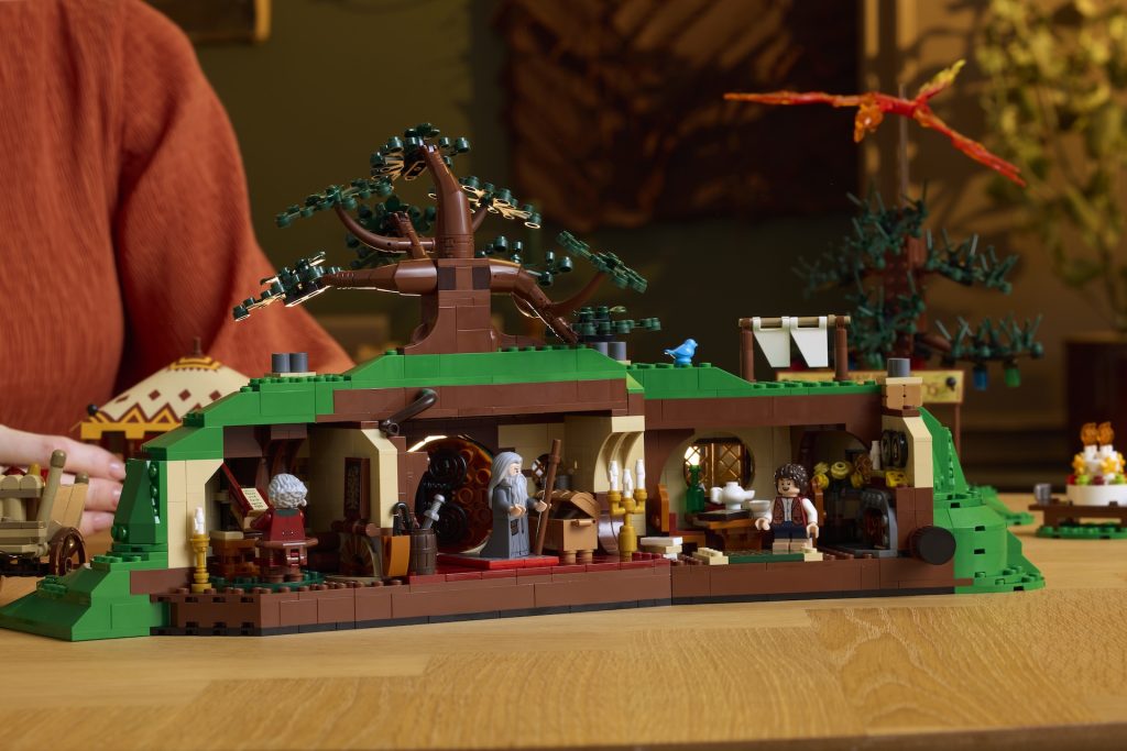 LEGO Icons 10354 The Lord of the Rings The Shire 14 1024x683