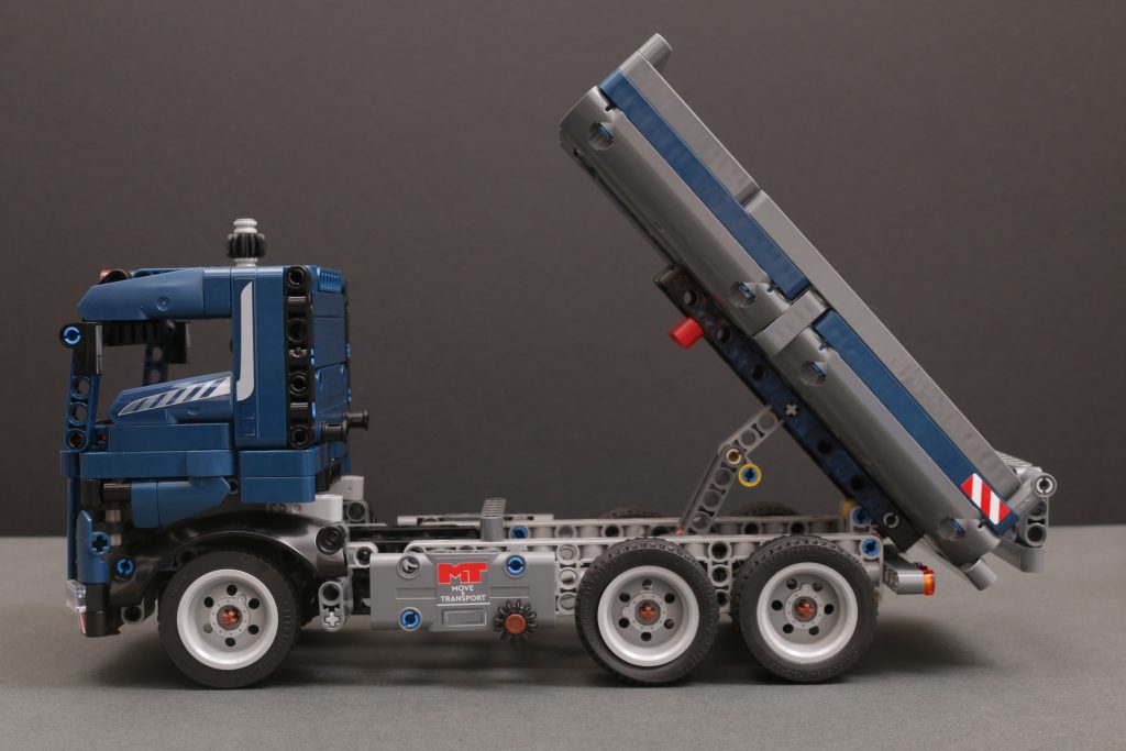 LEGO Technic 42205 Chevrolet Corvette Stingray, 42204 Fast and Furious Toyota Supra MK4 und 42203 Kippmulden-LKW – Rezensionen: 10 (1024x683)