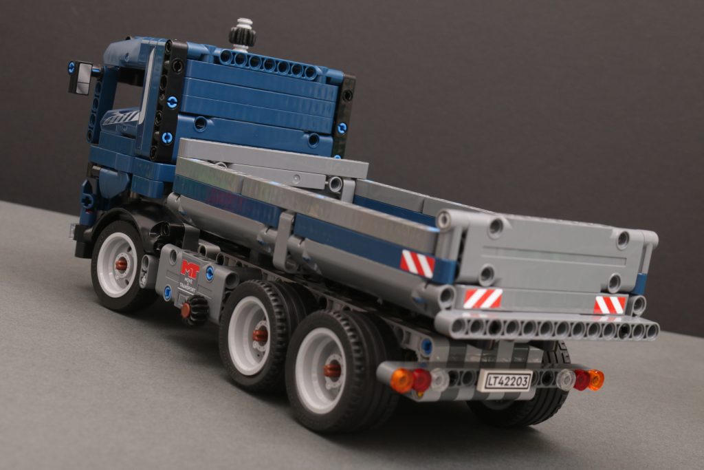 LEGO Technic 42205 Chevrolet Corvette Stingray, 42204 Fast and Furious Toyota Supra MK4 und 42203 Kippmulden-LKW – Rezensionen: 15 (1024x683)