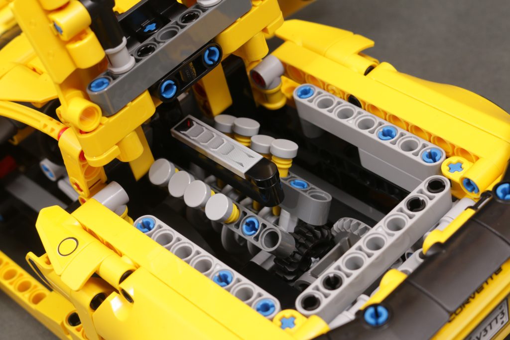 LEGO Technic 42205 Chevrolet Corvette Stingray, 42204 Fast and Furious Toyota Supra MK4 und 42203 Kippmulden-LKW – Rezensionen: 25 (1024x683)