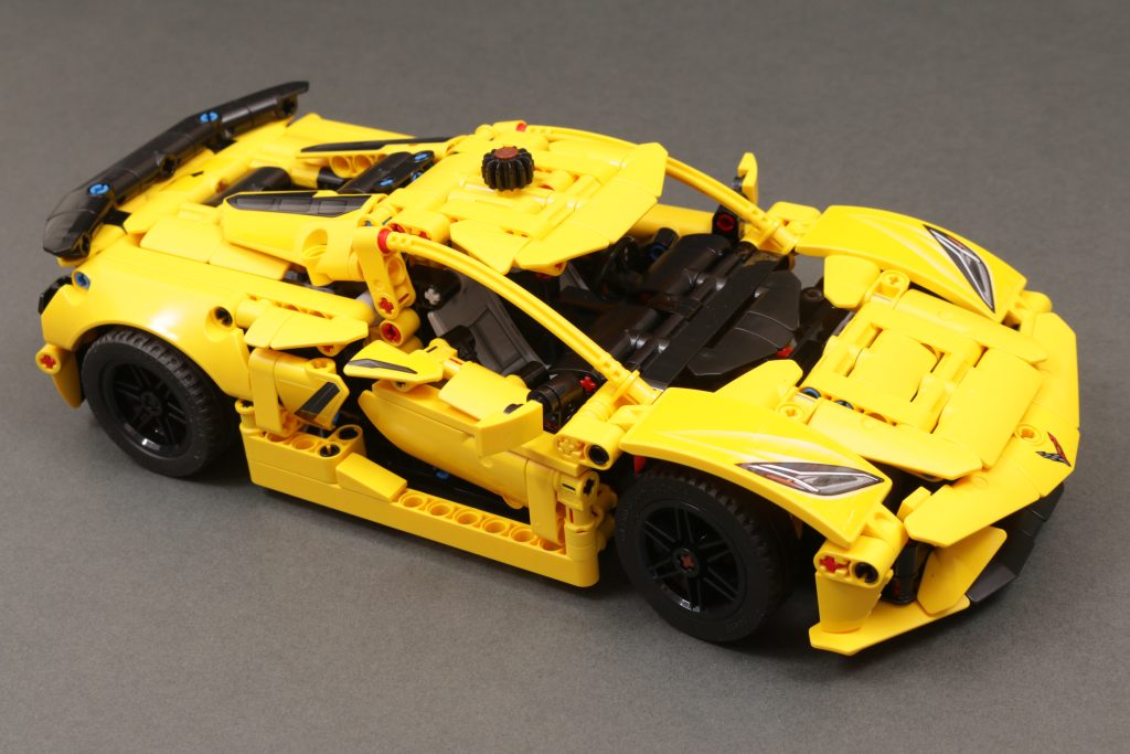 LEGO Technic 42205 Chevrolet Corvette Stingray, 42204 Fast and Furious Toyota Supra MK4 und 42203 Kippmulden-LKW – Rezensionen: 27 (1024x683)