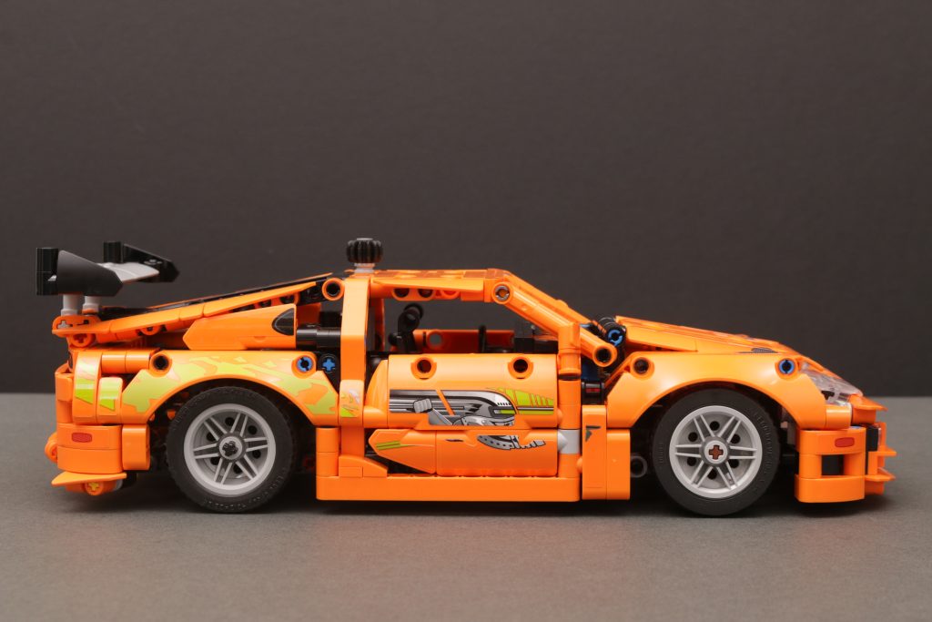 LEGO Technic 42205 Chevrolet Corvette Stingray, 42204 Fast and Furious Toyota Supra MK4 und 42203 Kippmulden-LKW – Rezensionen: 48 (1024x683)