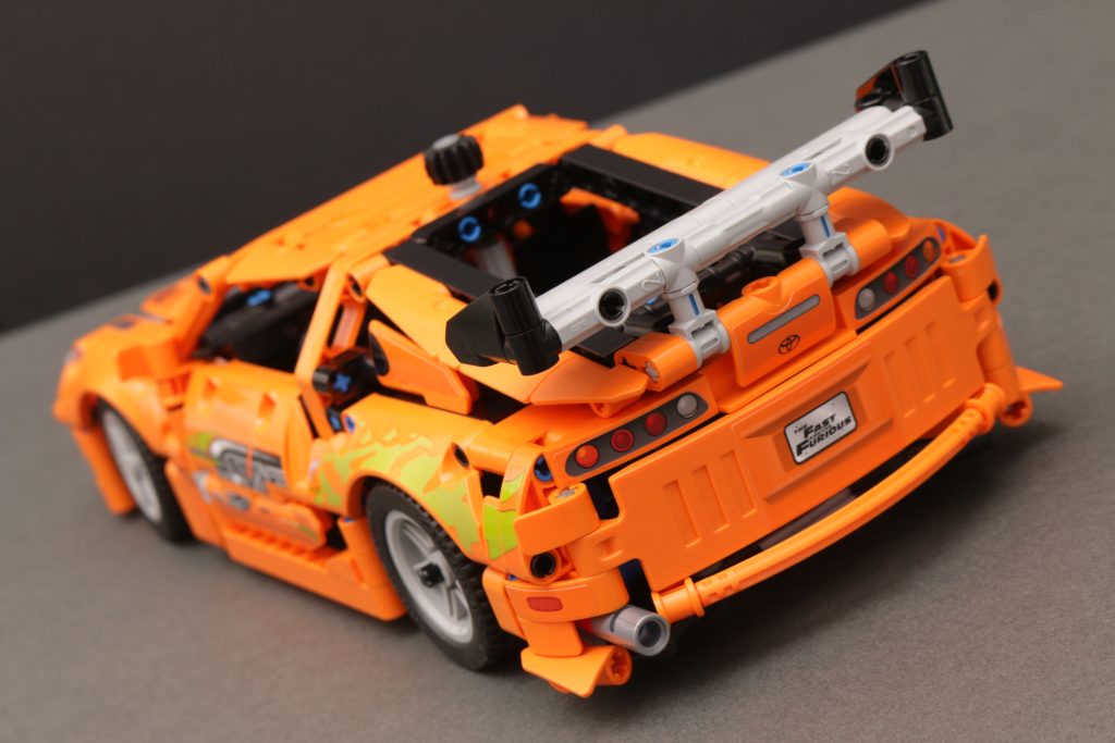 LEGO Technic 42205 Chevrolet Corvette Stingray, 42204 Fast and Furious Toyota Supra MK4 und 42203 Kippmulden-LKW – Rezensionen: 51 (1024x683)