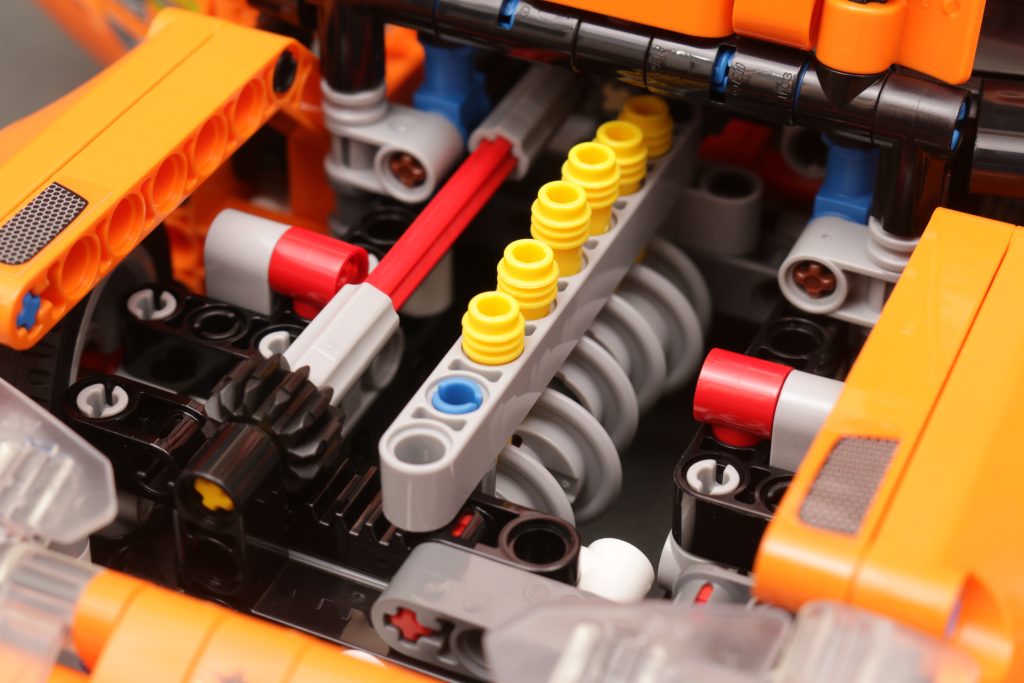 LEGO Technic 42205 Chevrolet Corvette Stingray, 42204 Fast and Furious Toyota Supra MK4 und 42203 Kippmulden-LKW – Rezensionen: 58 (1024x683)