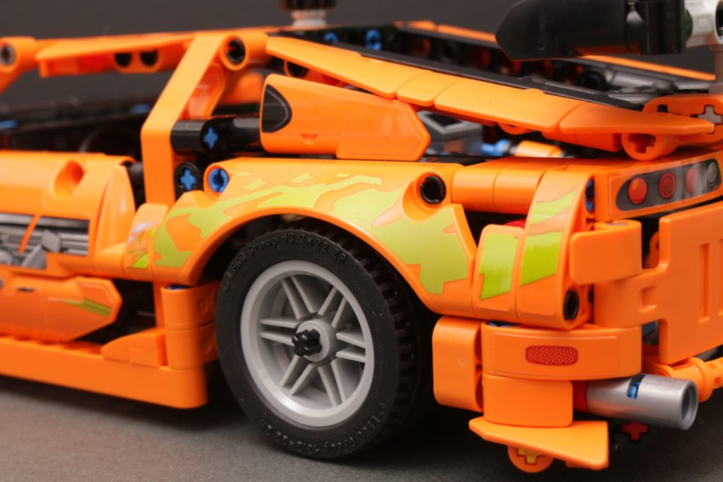 LEGO Technic 42205 Chevrolet Corvette Stingray, 42204 Fast and Furious Toyota Supra MK4 und 42203 Kippmulden-LKW – Rezensionen: 60 (1024x683)