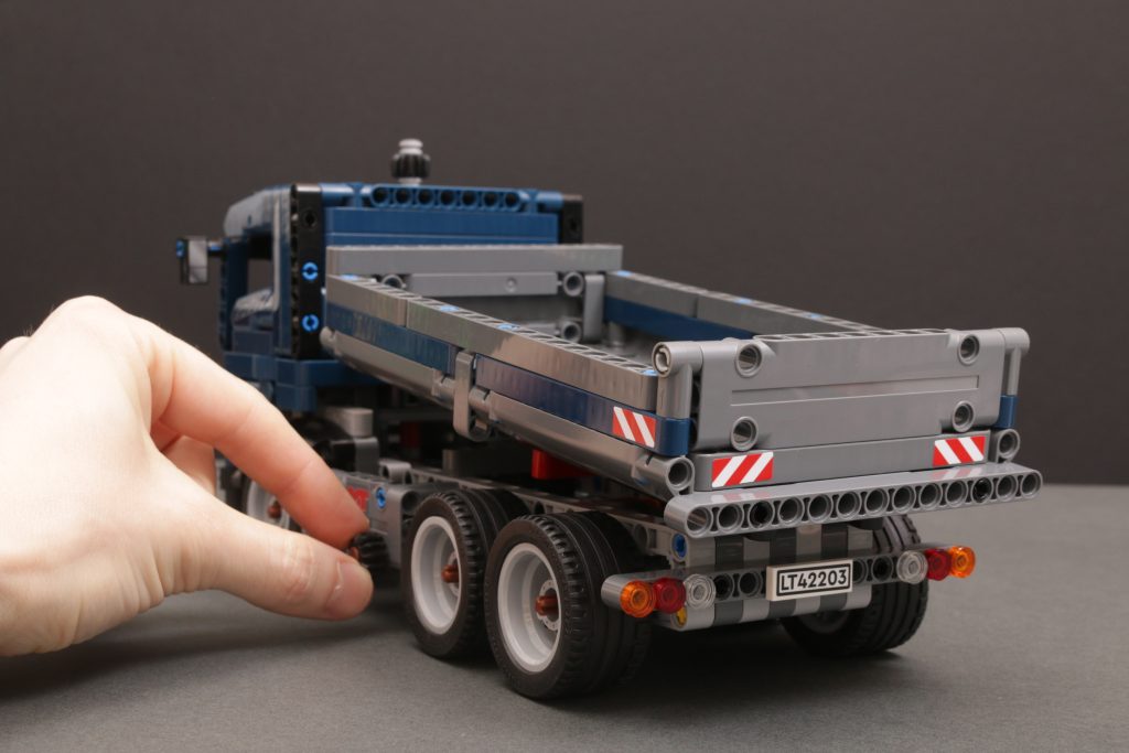 LEGO Technic 42205 Chevrolet Corvette Stingray, 42204 Fast and Furious Toyota Supra MK4 und 42203 Kippmulden-LKW – Rezensionen: 7 (1024x683)
