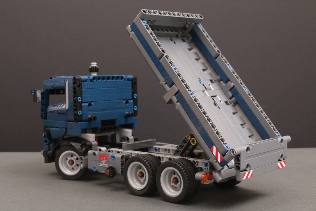 LEGO Technic 42205 Chevrolet Corvette Stingray, 42204 Fast and Furious Toyota Supra MK4 und 42203 Kippmulden-LKW – Rezensionen: 9 (1024x683)