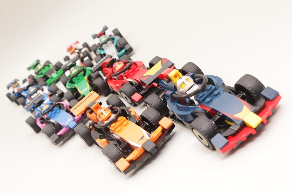LEGO City Sammenligning av Formel 1-biler – alle lag – McLaren Ferrari Red Bull Mercedes Aston Martin 5 1024x683