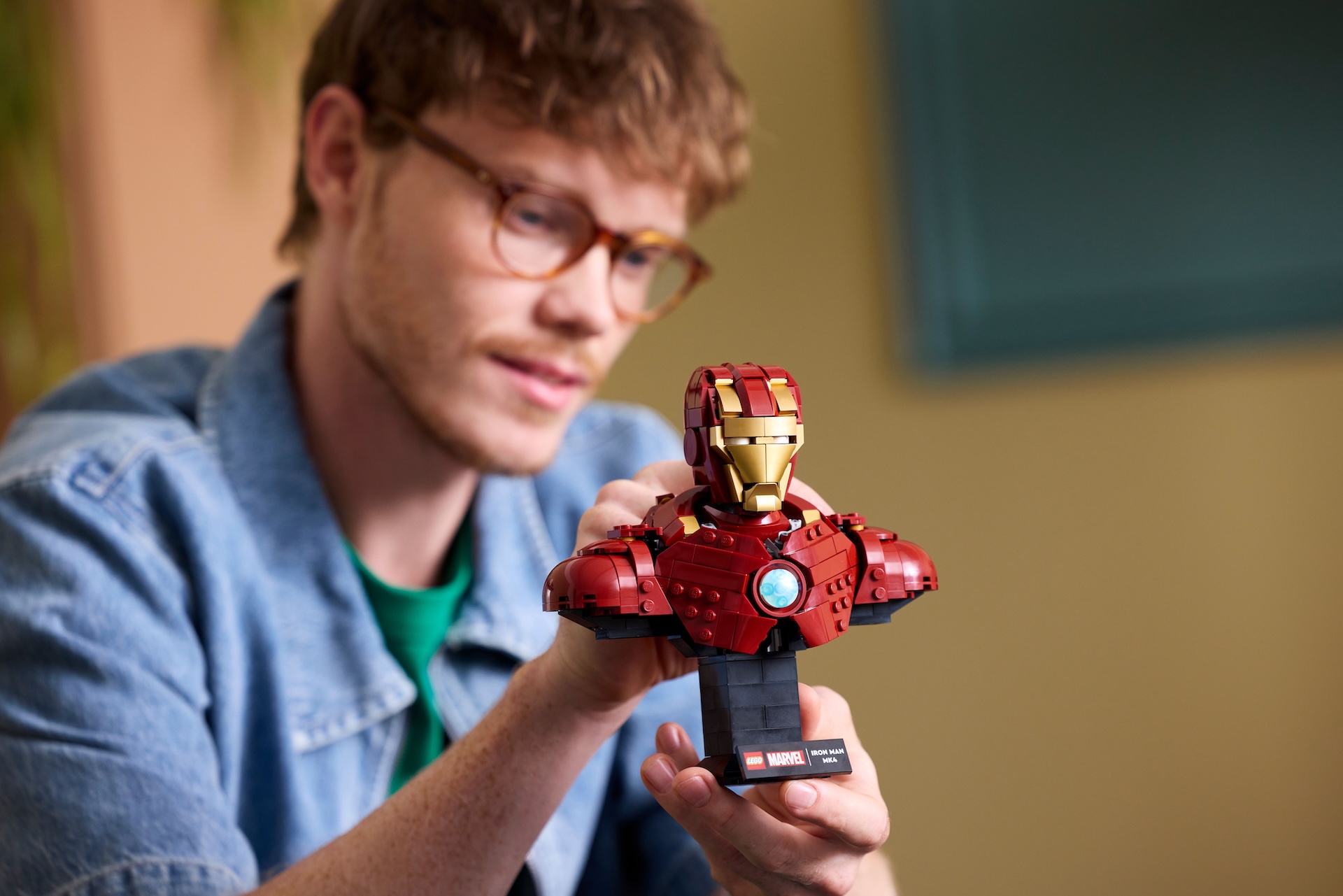 New LEGO Marvel Iron Man and Iron Spider busts revealed