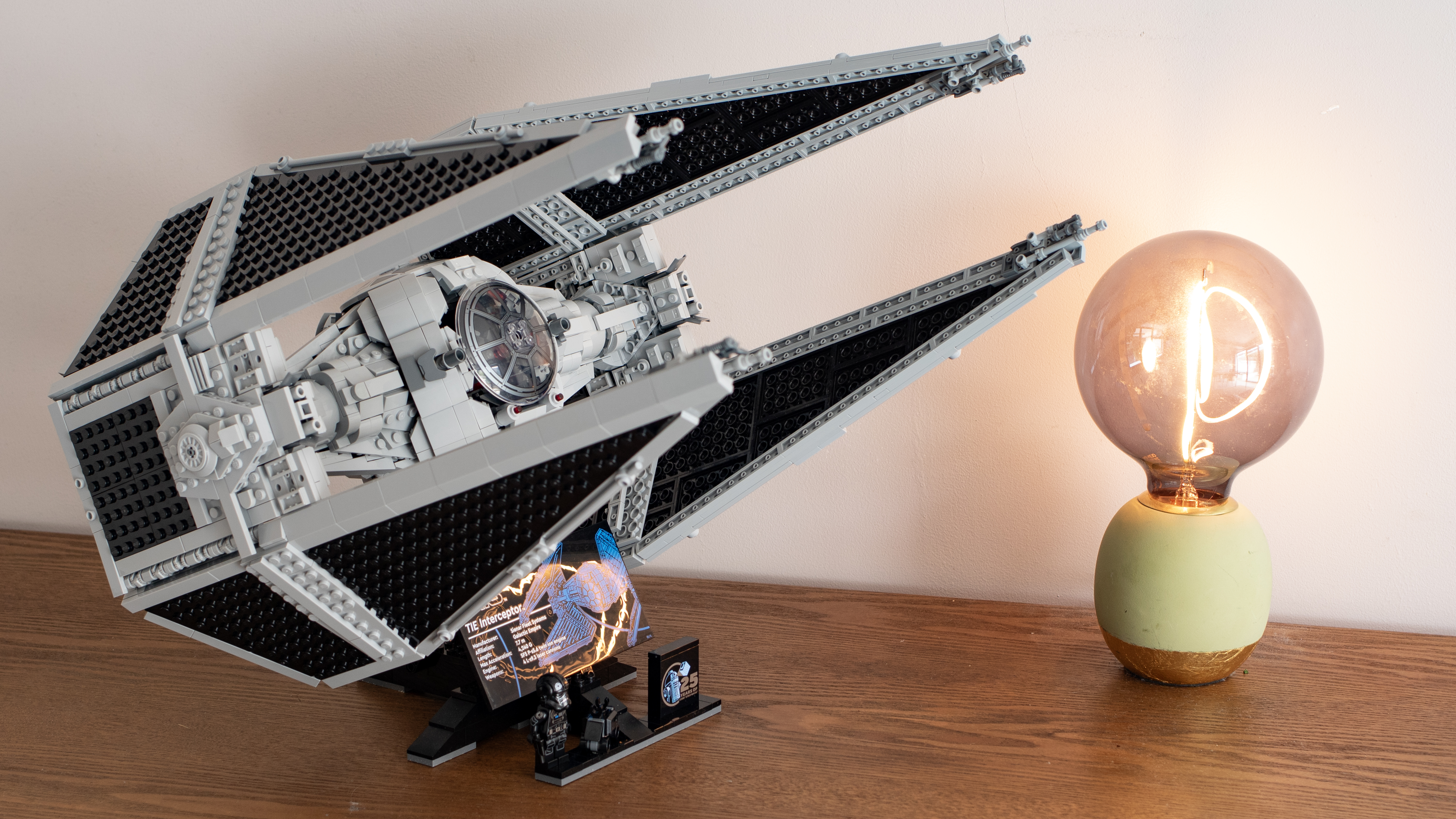 LEGO Star Wars 75382 TIE Interceptor UCS 28