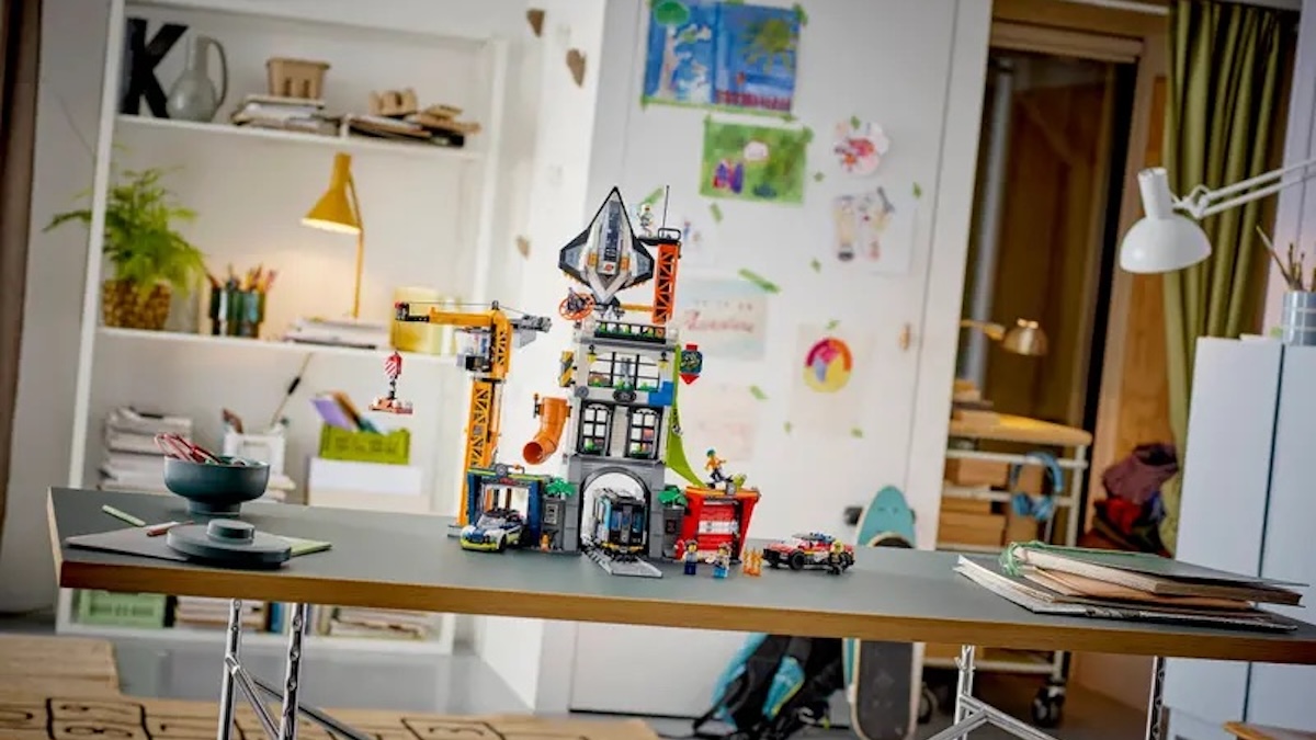 LEGO City 60473_Lifestyle featured