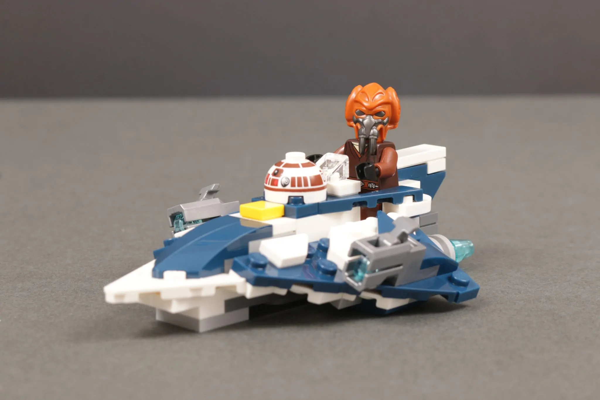 LEGO Star Wars 75400 Plo Koon’s Jedi Starfighter Microfighter