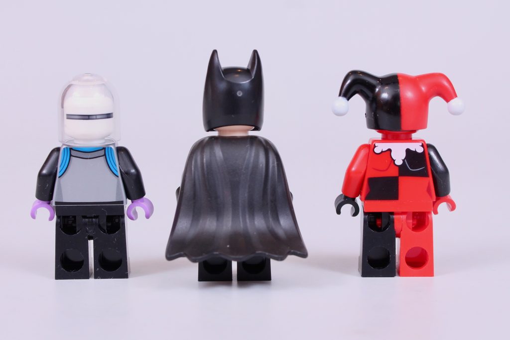 LEGO Batman 76274 Batman mit der Batmobil- vs. Harley Quinn- und Mr. Freeze-Kritik 13 1024x683