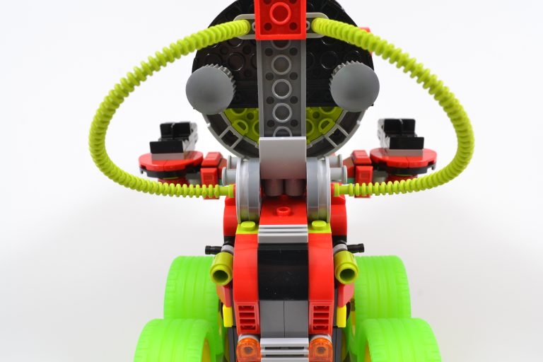 LEGO® DREAMZzz Mateo's Spray Paint Truck (71499)