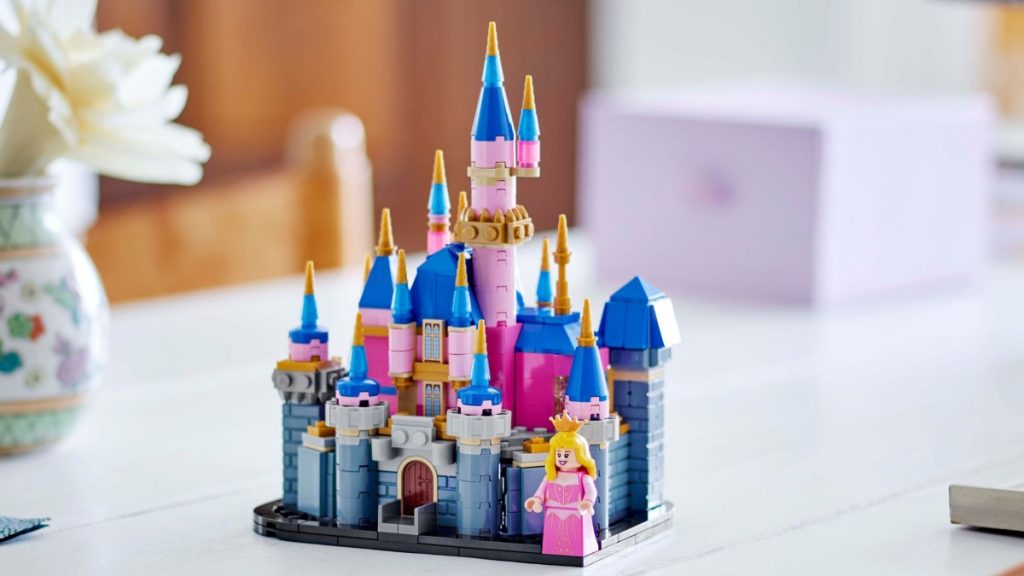 lego disney 40720 sleeping beauty castle lifestyle featured 1024x576