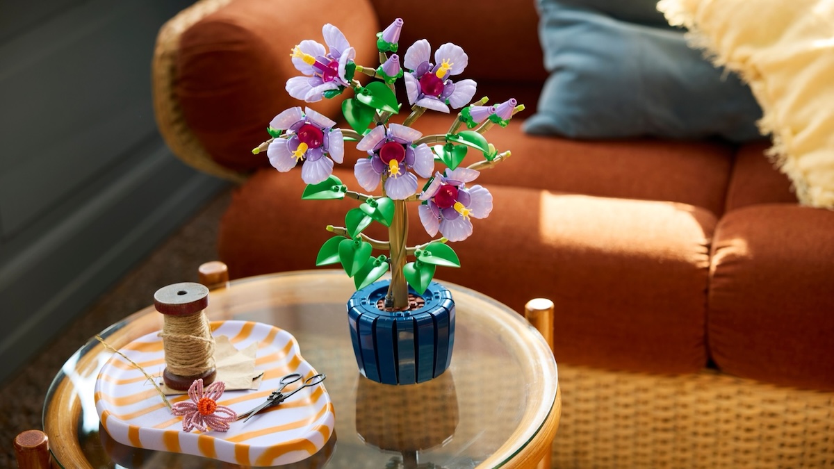 LEGO-Botanicals-10372-Hibiscus