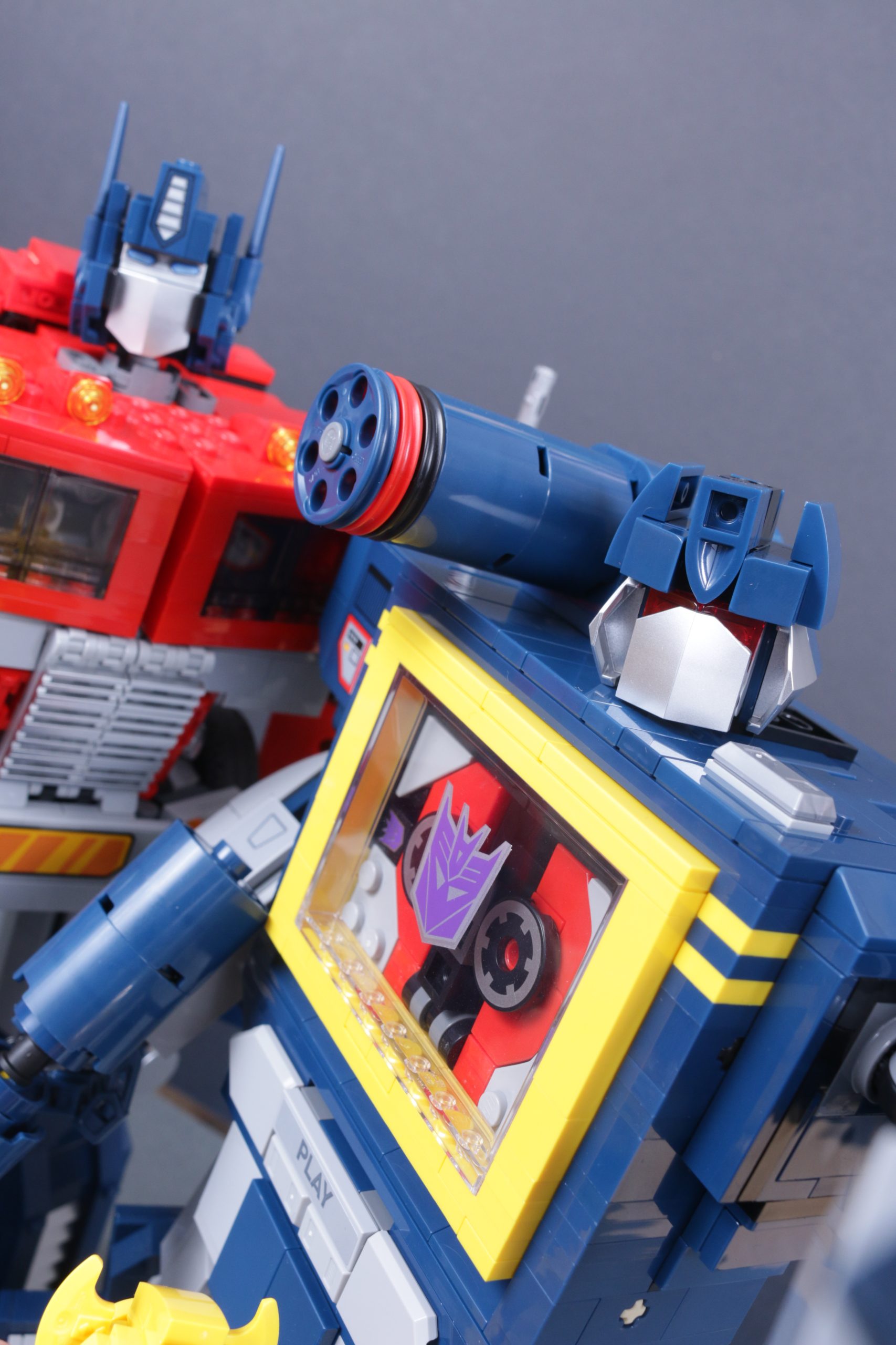 LEGO Icons Transformers 10358 Soundwave review