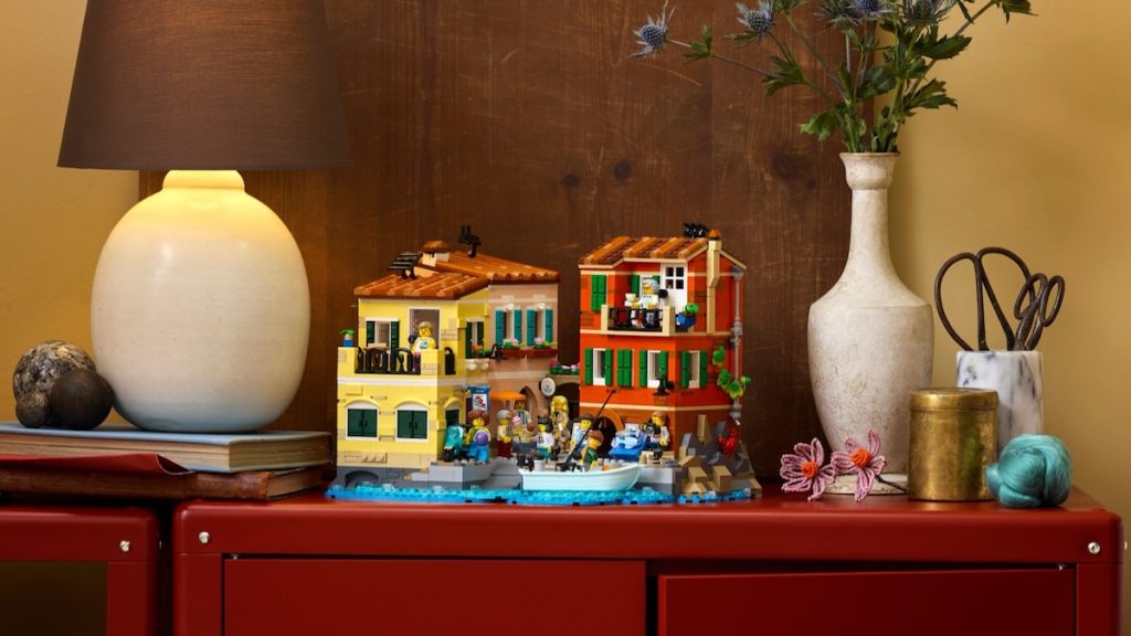 KLOCKI LEGO Ideas 21359 Włoska Riwiera wyróżniona 1024x576