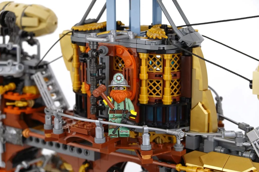 LEGO Ideas motorised steampunk airship 4 1024x682