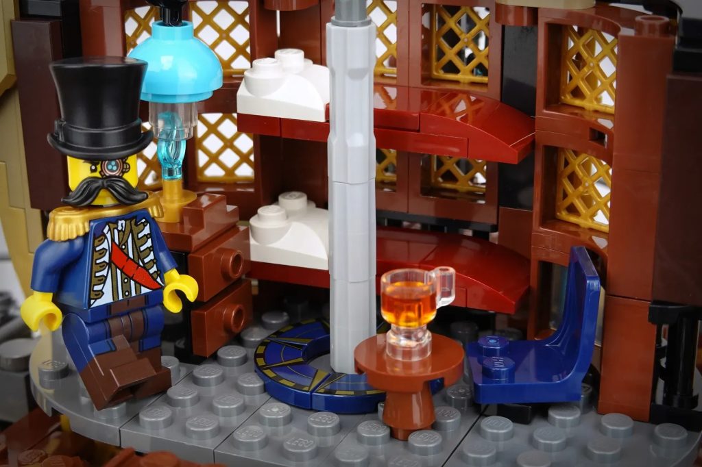 LEGO Ideas motorised steampunk airship 5 1024x682