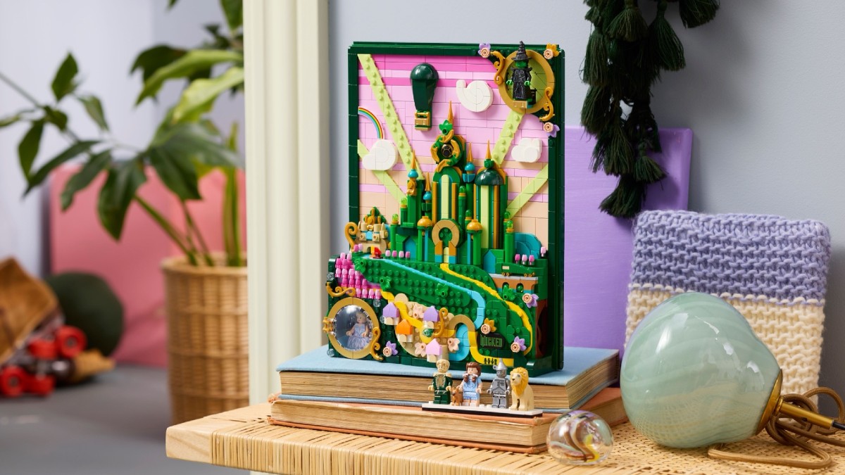 LEGO Wicked 75685 Emerald City Wall Art featured