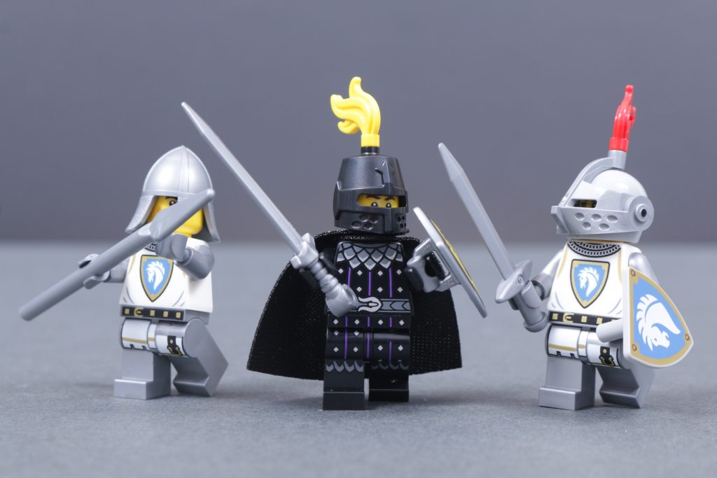 31168 Medieval Horse Knight Castle minifigures comparison 15 1024x683
