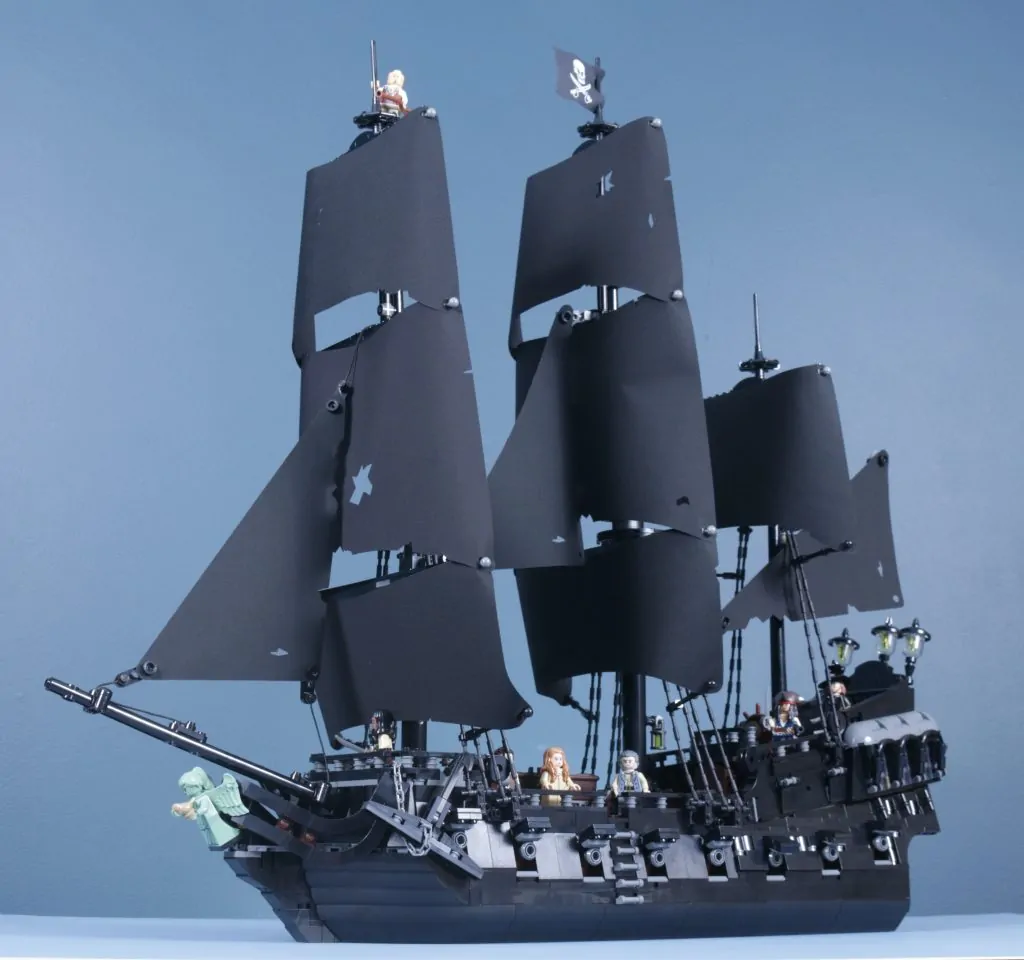 LEGO Black Pearl designer explains unique waterline effect