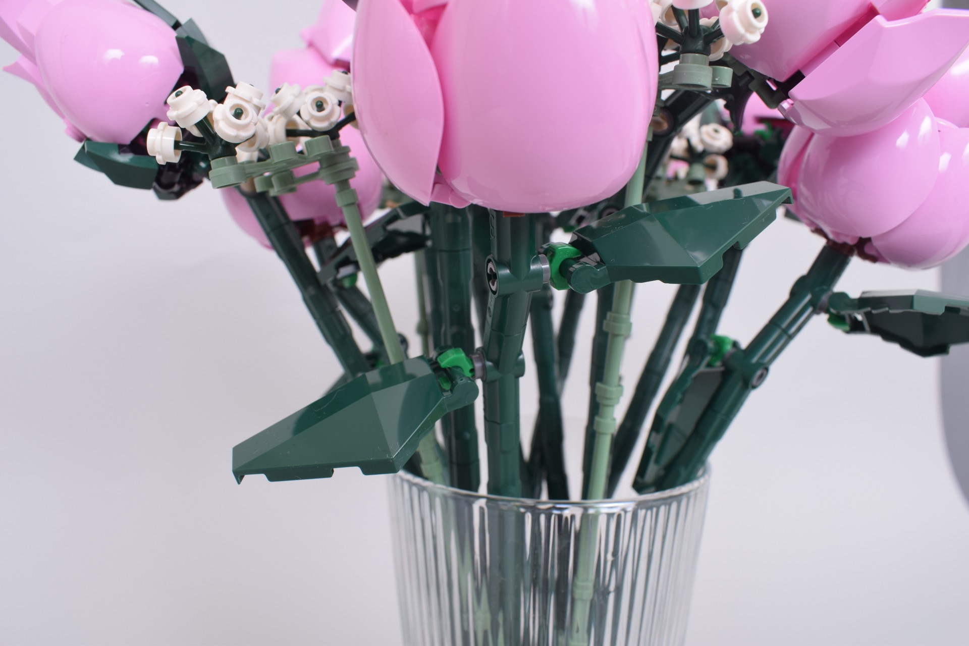 Recenzja zestawu LEGO Botanicals 10374 Bukiet różowych róż