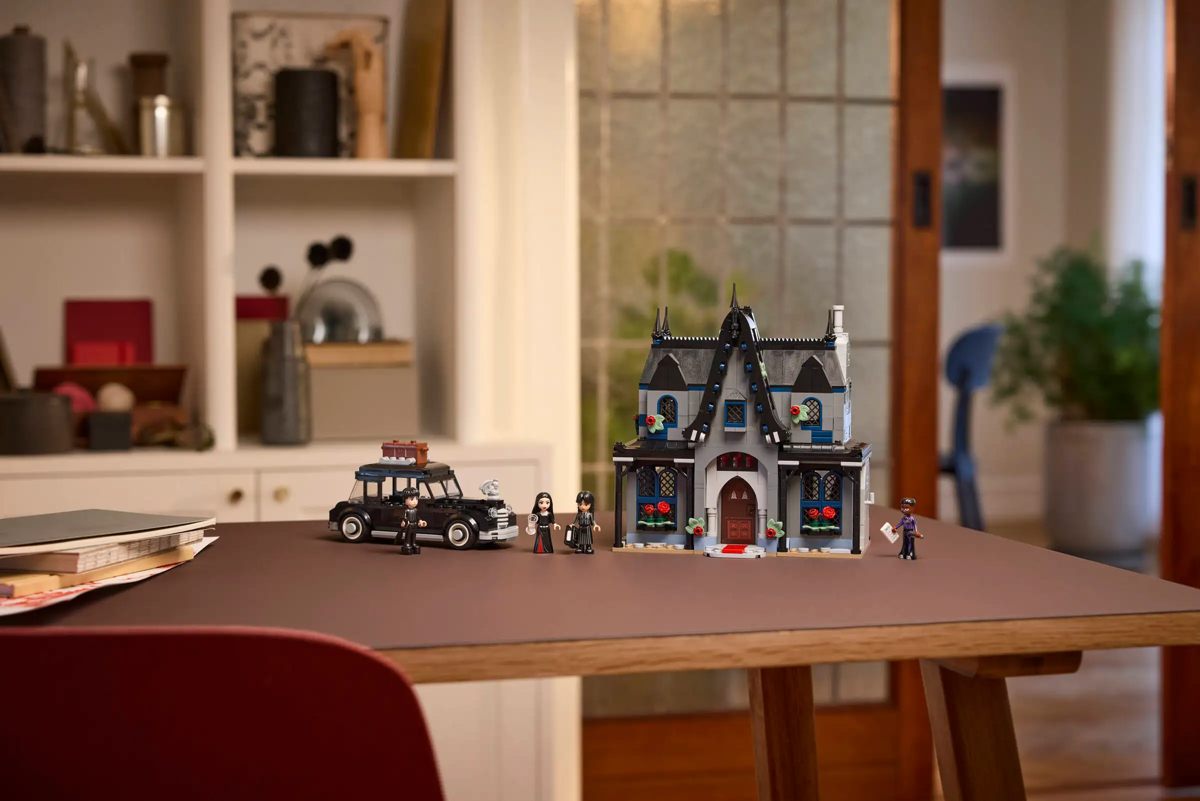 LEGO Wednesday 76786 Morticias Cottage 11