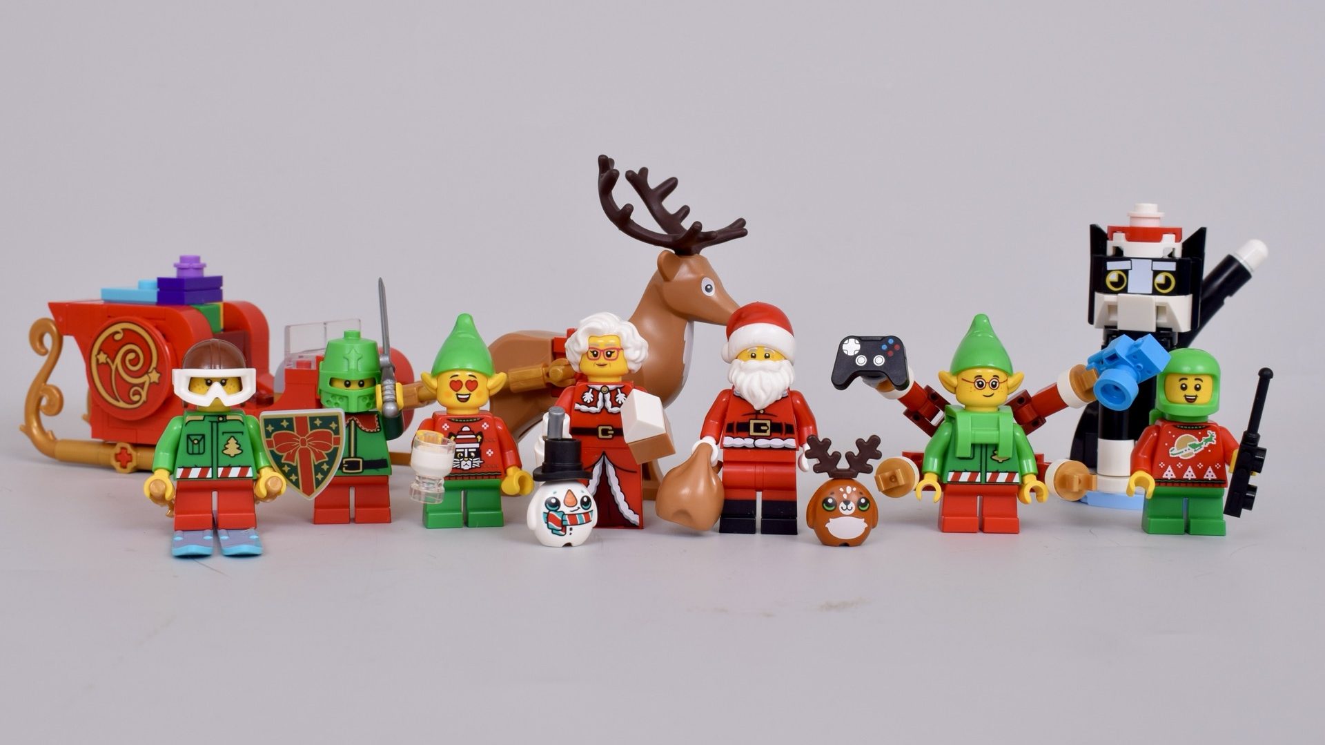 LEG 41843 Family Christmas Tree review 36 edited