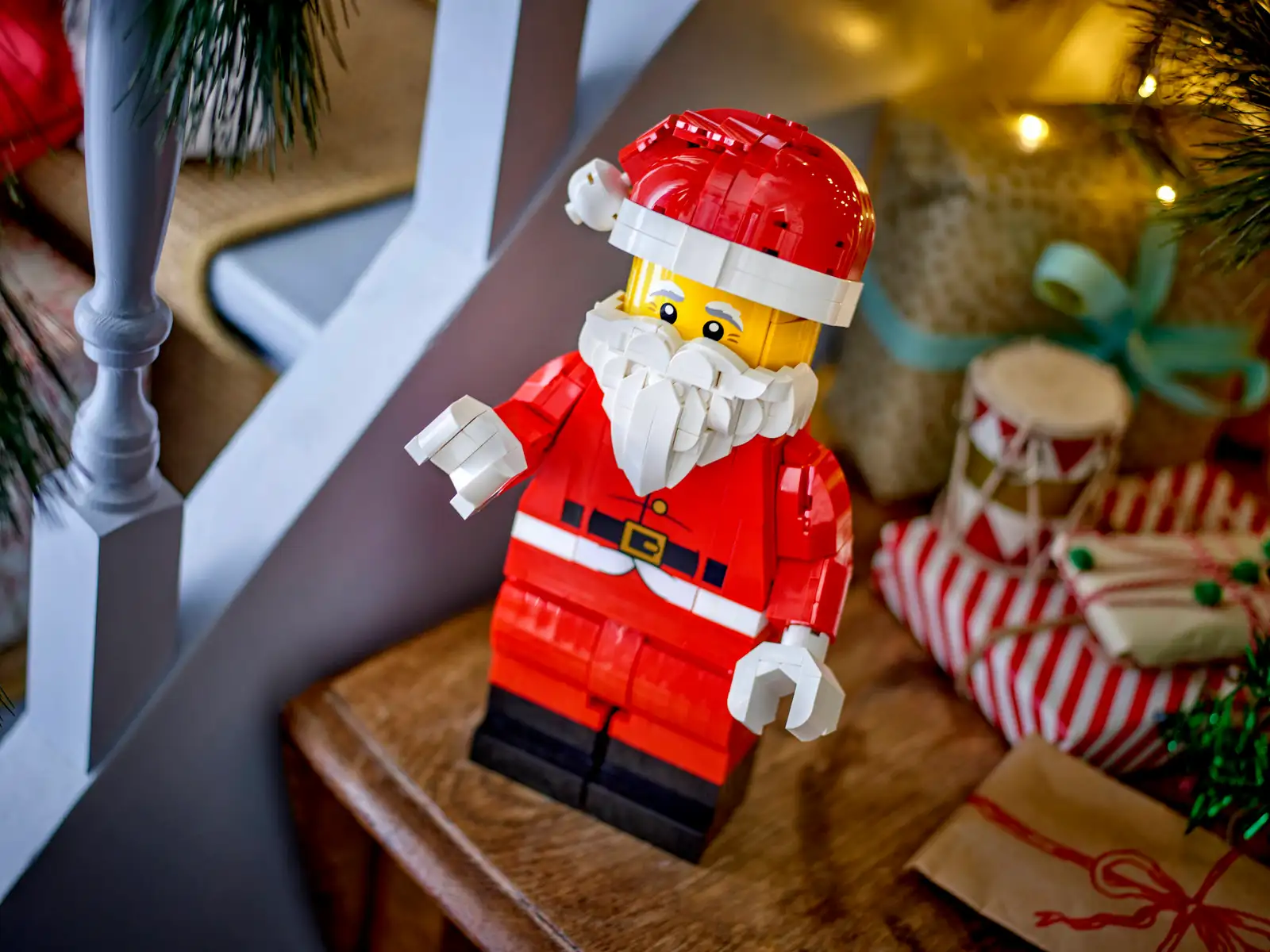 LEGO 40820 Up Scaled Santa Minifigure Lifestyle 2