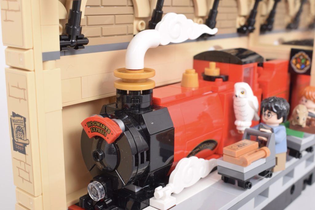 LEGO Harry Potter 76450 Book Nook Hogwarts Express review 11 1024x682