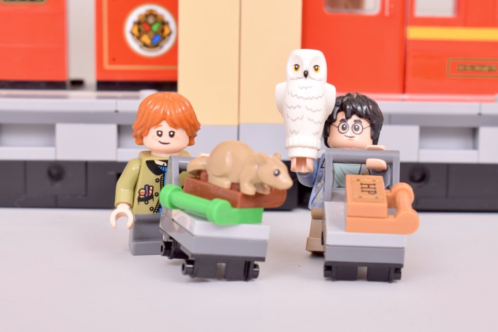 LEGO Harry Potter 76450 Book Nook Hogwarts Express review 16 1024x683