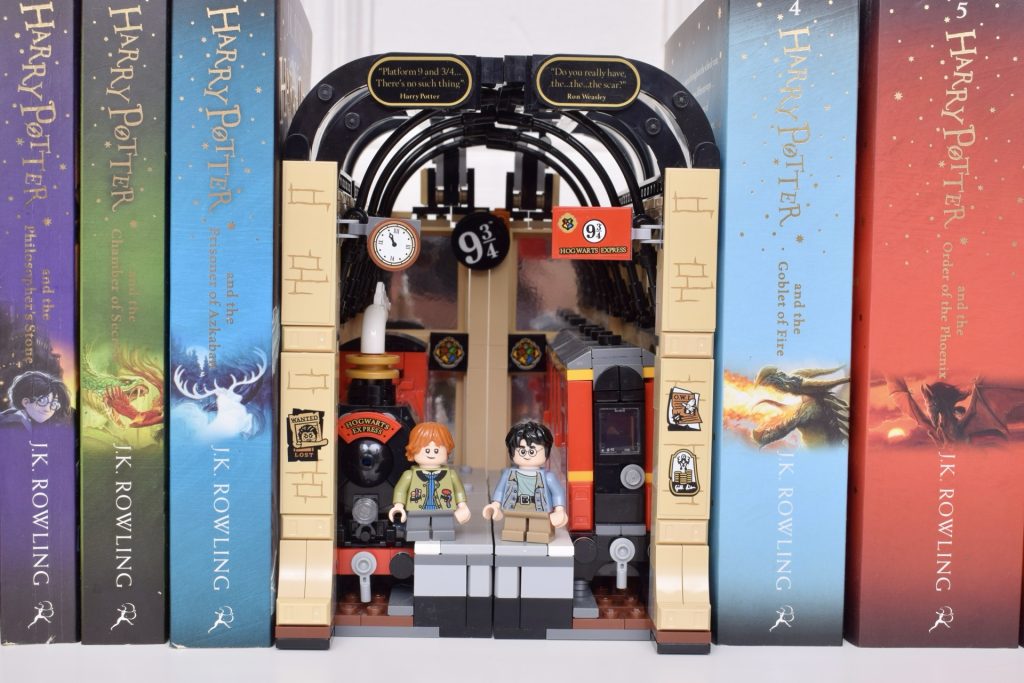 LEGO Harry Potter 76450 Book Nook Hogwarts Express review 23 1024x683