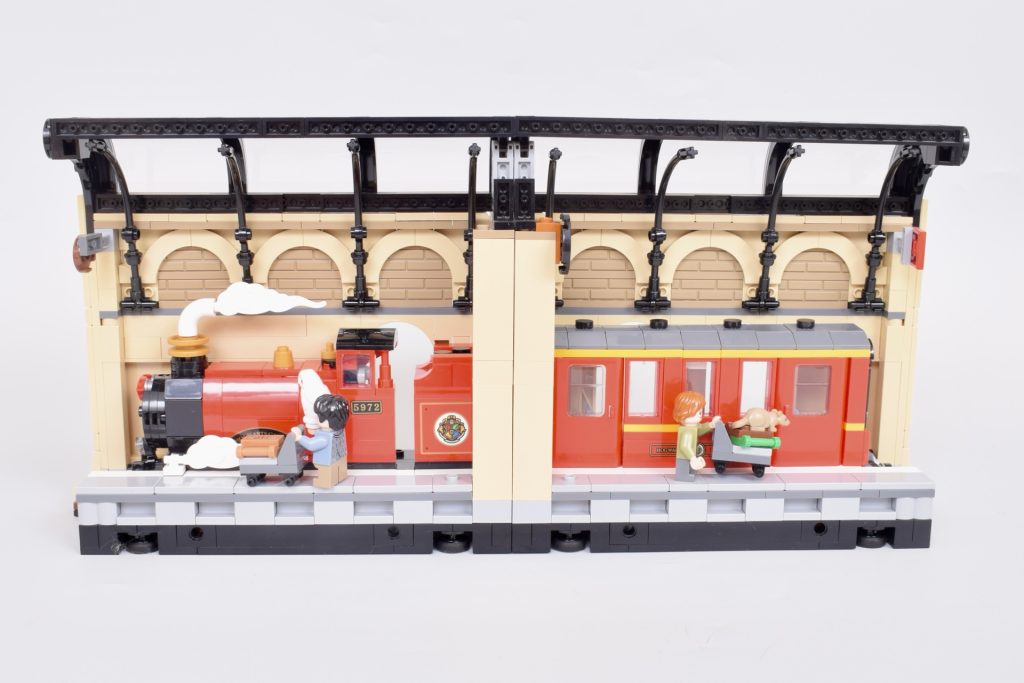 LEGO Harry Potter 76450 Book Nook Hogwarts Express review 7 1024x683