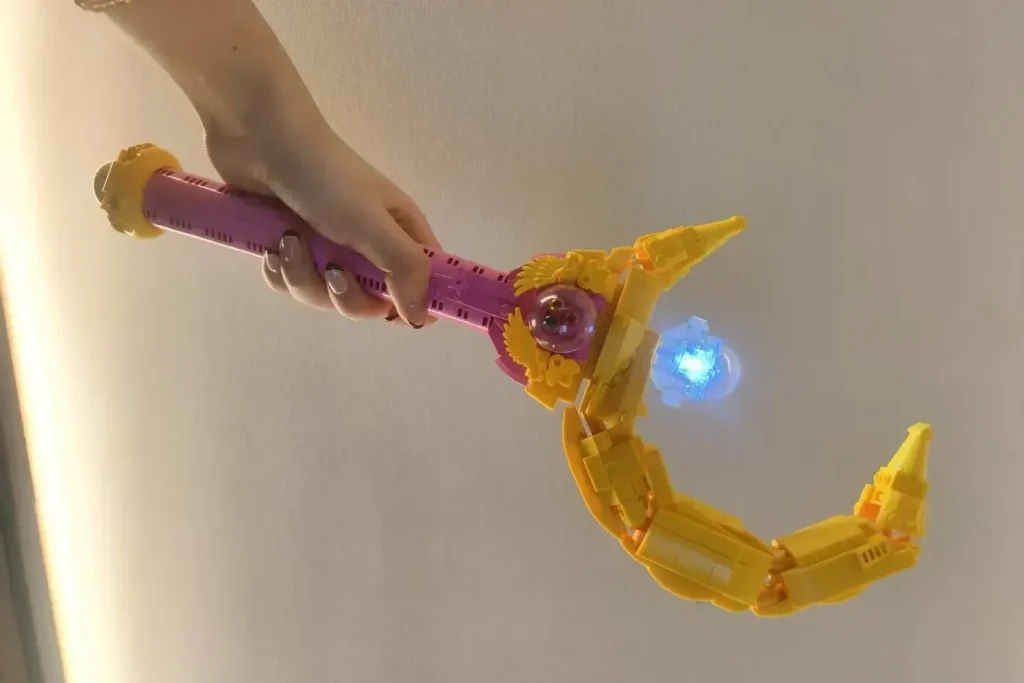 LEGO Ideas Sailor Moon Sternen-Leuchtstab 2 1024x683