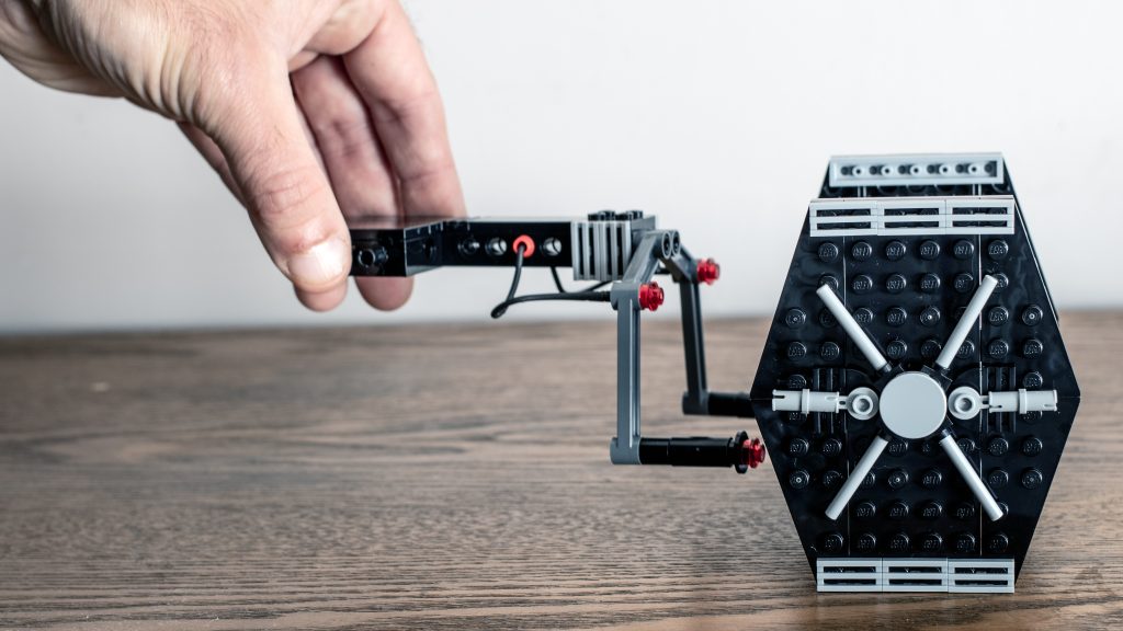 LEGO Star Wars 40771 TIE-Jäger mit imperialem Hangargestell 10 1024x576