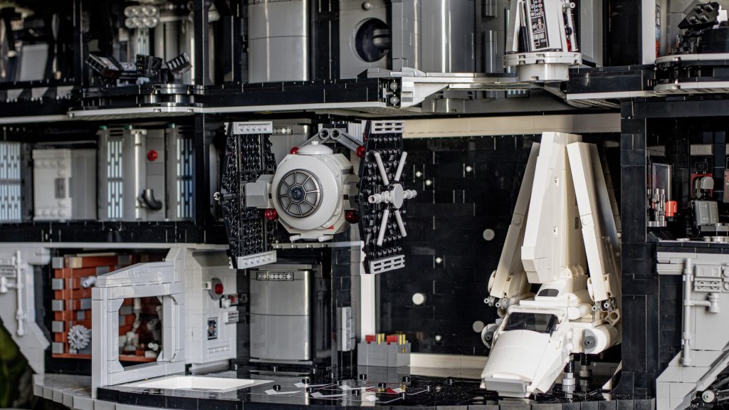 LEGO Star Wars 40771 TIE-Jäger mit imperialem Hangargestell 15 1024x576