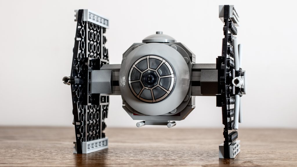 LEGO Star Wars 40771 TIE-Jäger mit imperialem Hangargestell 3 1024x576