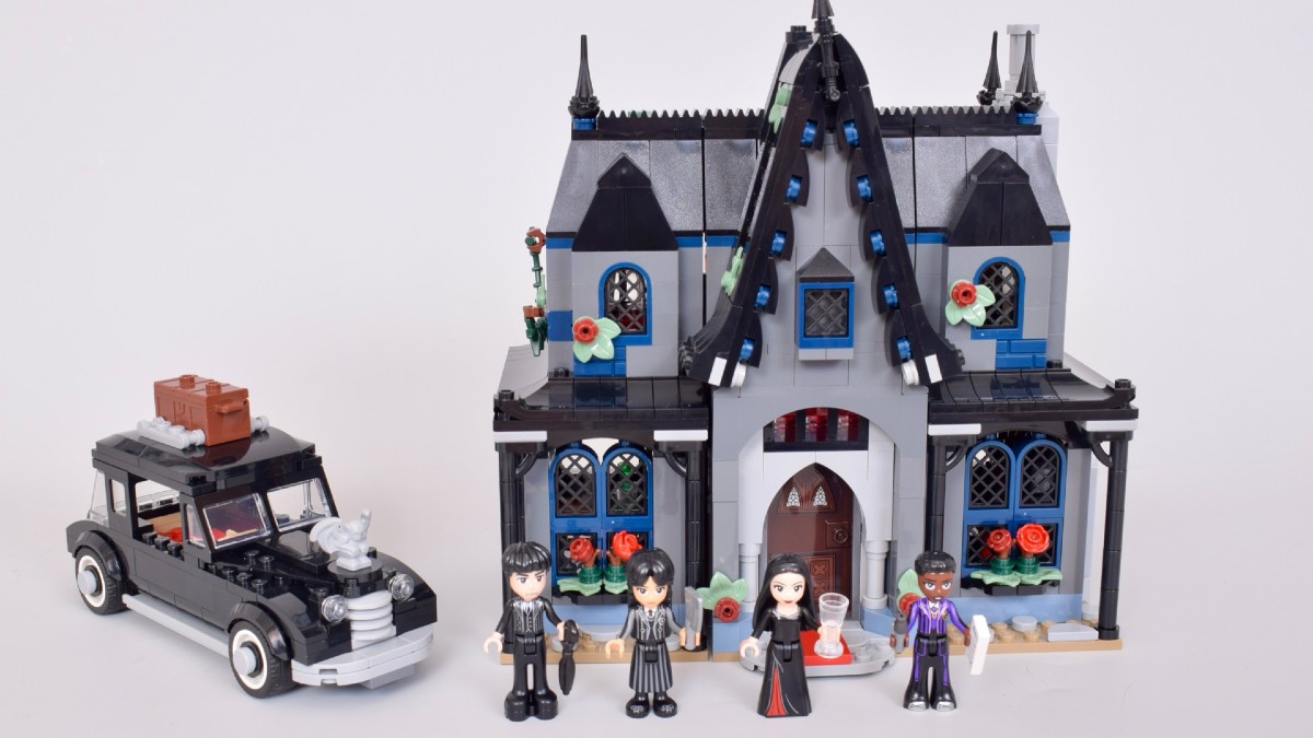 LEGO Wednesday 76786 Morticia's Cottage review featured