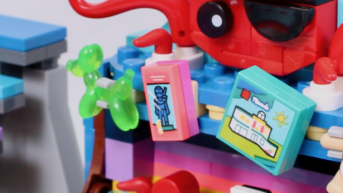 LEGO Friends 41737 Beach Amusement Park review balloon animal