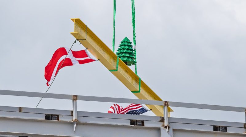 LEGO-Baum in der Virginia-Fabrik vorgestellt